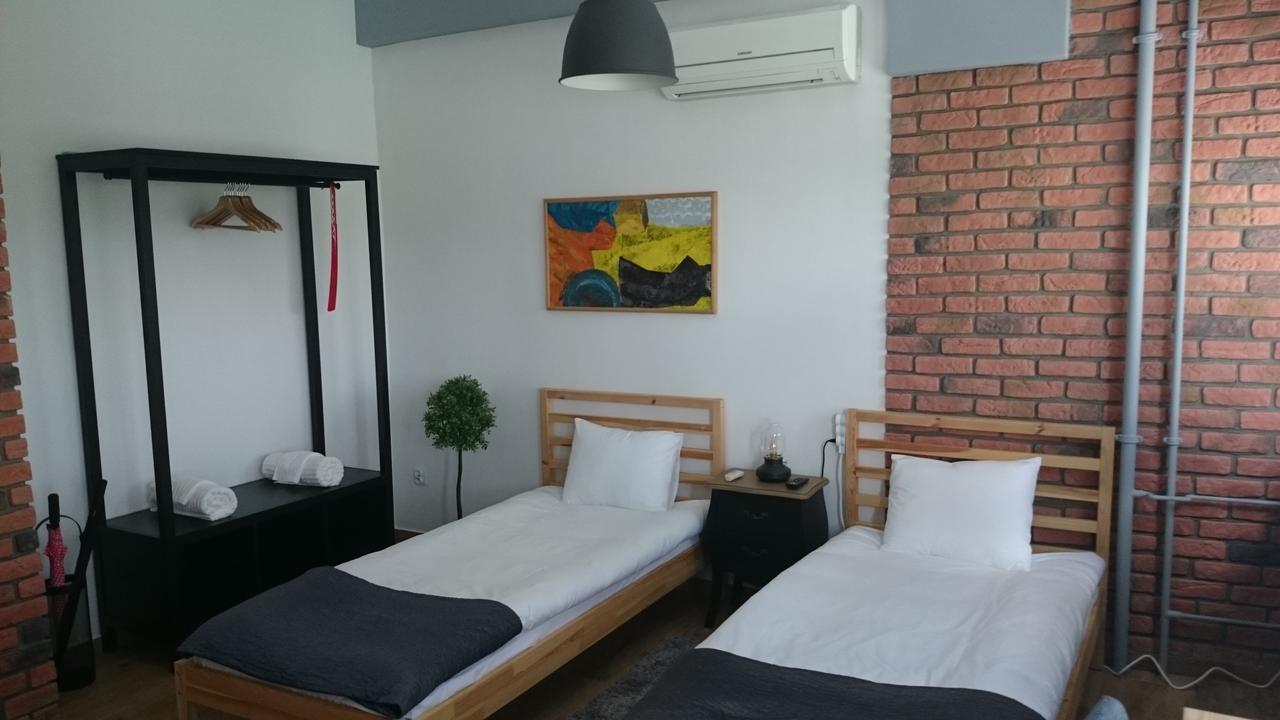 Hostel W5 Poznan Luaran gambar