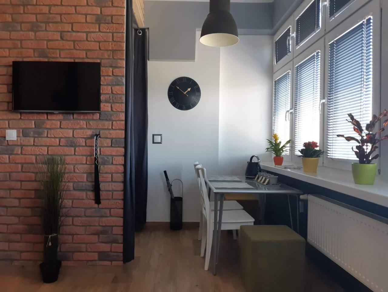 Hostel W5 Poznan Luaran gambar