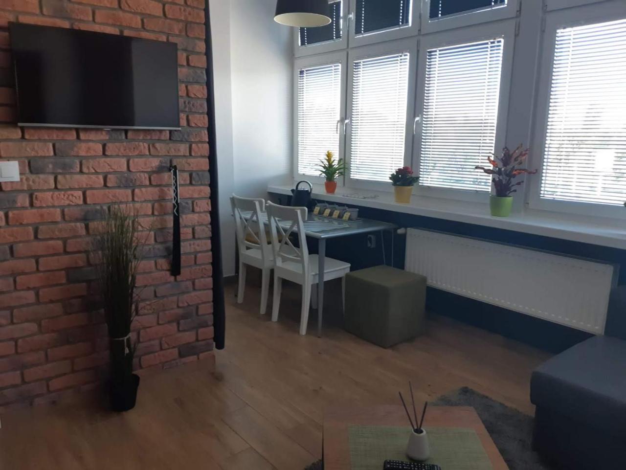 Hostel W5 Poznan Luaran gambar