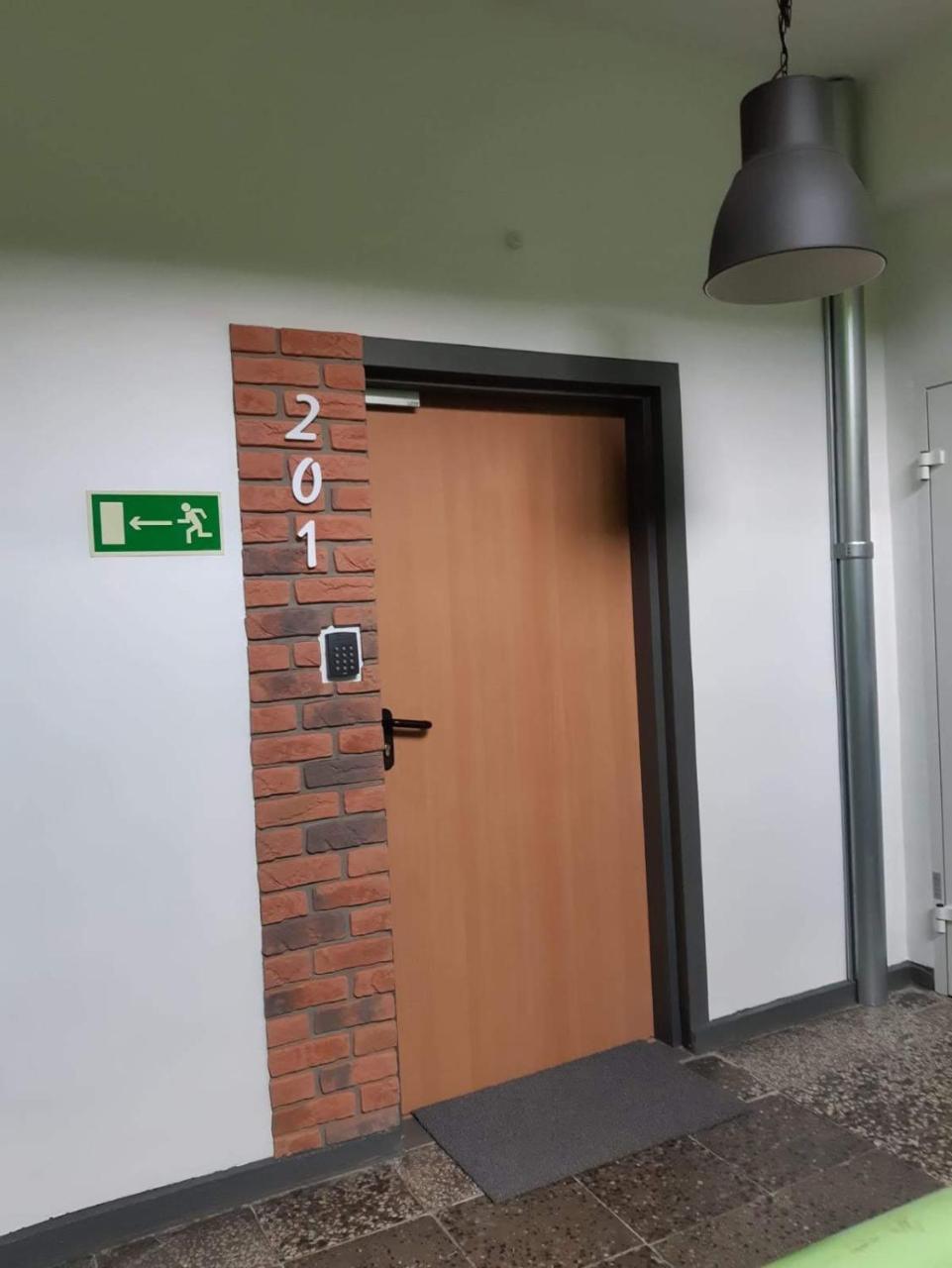 Hostel W5 Poznan Luaran gambar