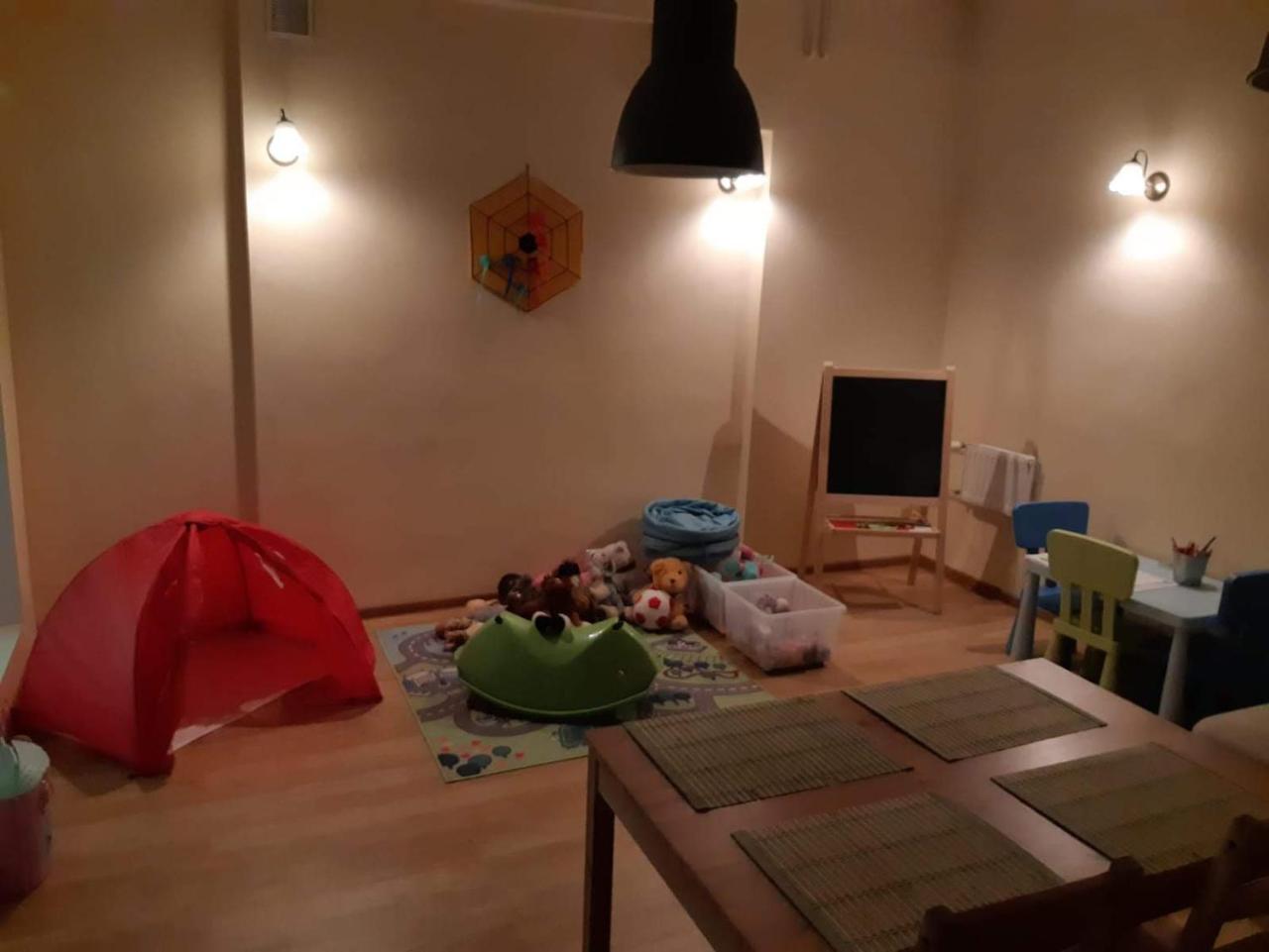 Hostel W5 Poznan Luaran gambar