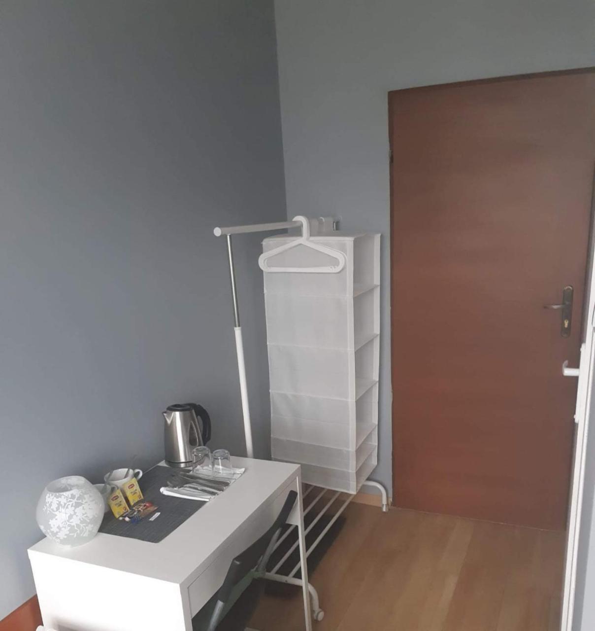 Hostel W5 Poznan Luaran gambar
