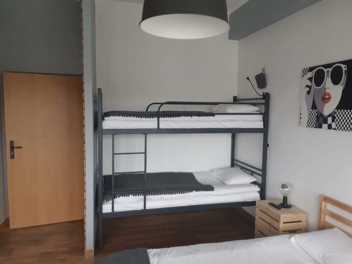 Hostel W5 Poznan Luaran gambar
